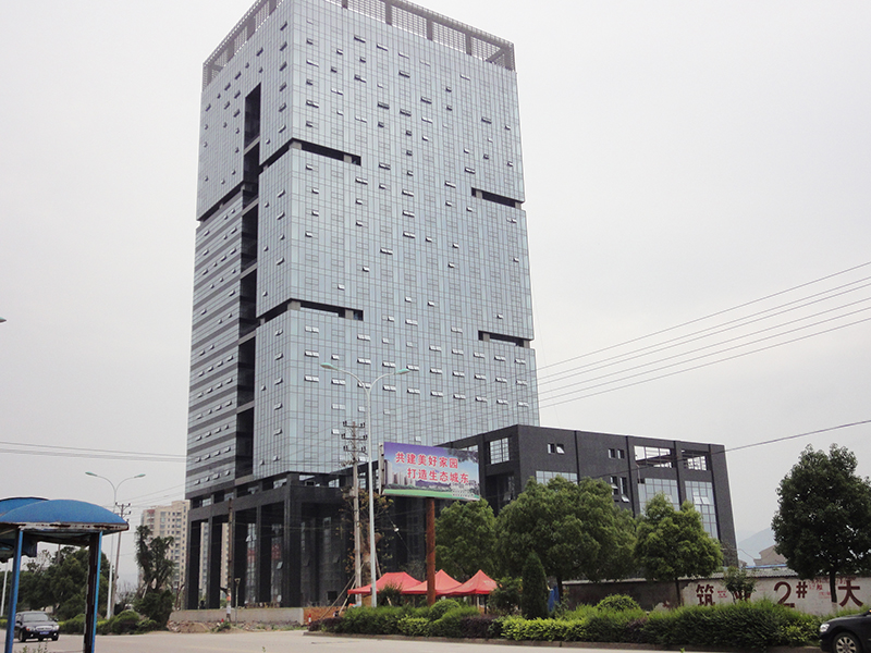 瑞港消防集研发、生产、销售和服务一体专业从事现代工业消防自动灭火产品制造的企业，是中国消防行业灭火产品种类较全的科技型企业。拥有气体灭火，七氟丙烷气体灭火，高压细水雾灭火，泡沫灭火，厨房灭火等多个生产试验基地。